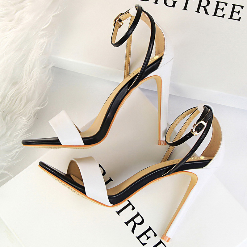 Leather Work Heels - Женские черно-белые лаконичные кожаные босоножки на
